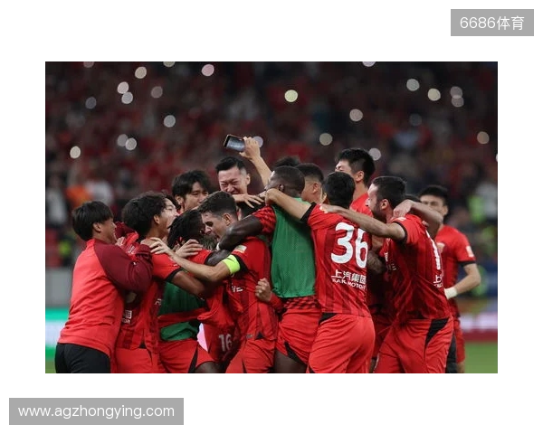 三连冠!上海海港加冕2025赛季中超冠军,摘下队史中超第四星 三连冠!上海海港加冕2025赛季中超冠军,摘下队史中超第四星